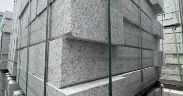 六盘水芝麻白路牙石 马路牙子