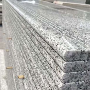 六盘水芝麻白楼梯踏步 花岗岩楼梯板材