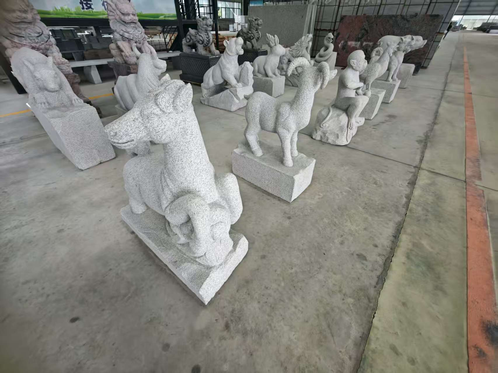 六盘水芝麻白雕刻 十二生肖 异形雕刻