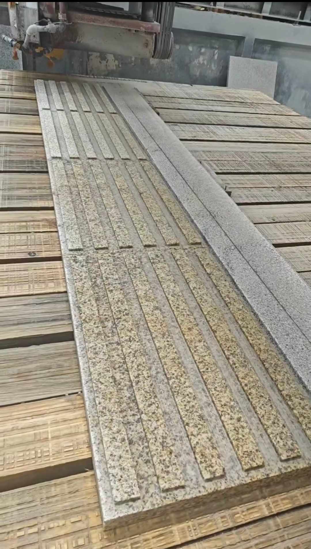 六盘水黄金麻盲道石 盲条