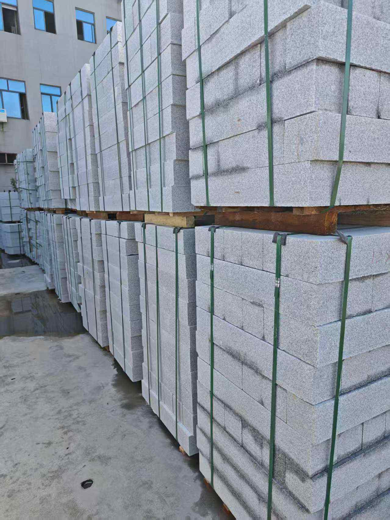 六盘水芝麻白路牙石，路侧石