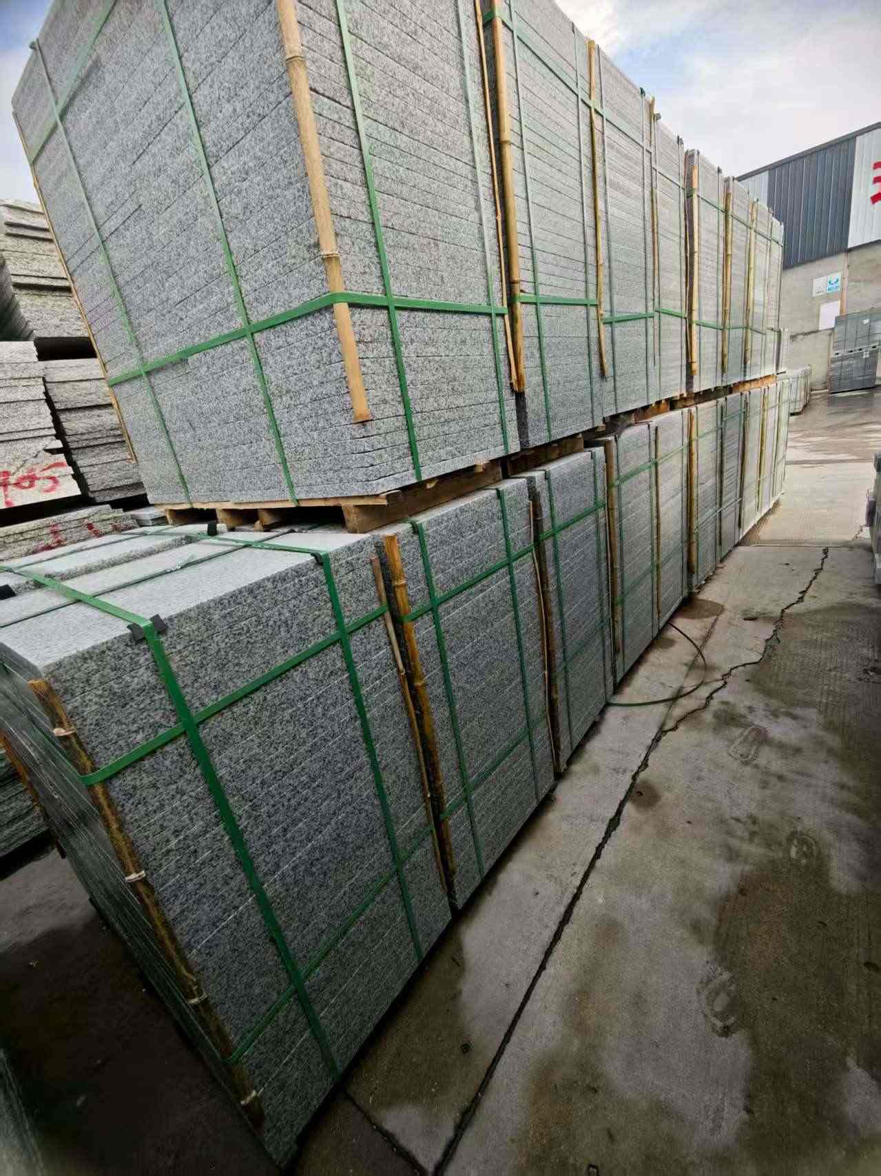 六盘水芝麻白地铺版 石材地铺石